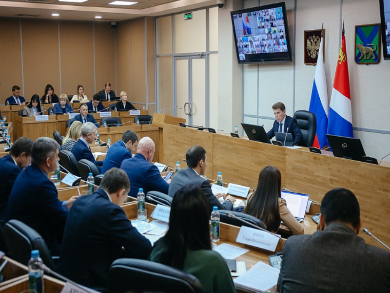 Глава Приморья поручил усилить меры противопожарной безопасности в осенний период, сообщает www.primorsky.ru.