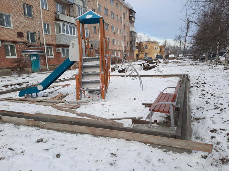 В военном городке на Двойке устраивают детскую площадку по проекту ТОС.