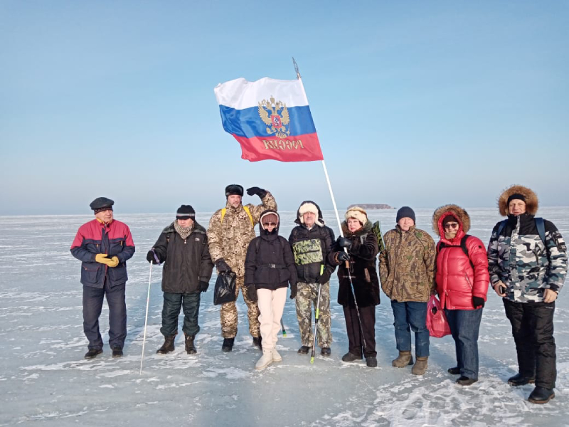 Ветераны предприятий Артема совершили поход на остров Скребцова.