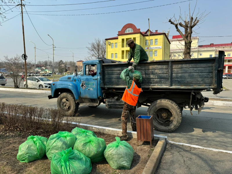 Общегородской субботник проходит в Артеме.