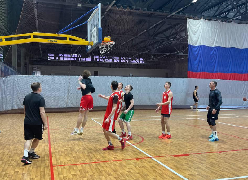 Любительские соревнования по баскетболу прошли в Артёме.