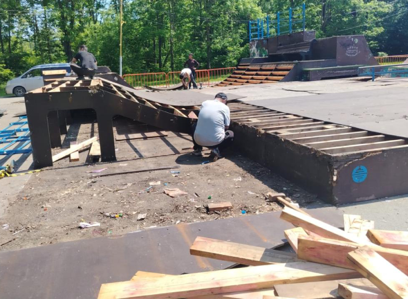 Неисправное оборудование скейт-парка демонтируют.