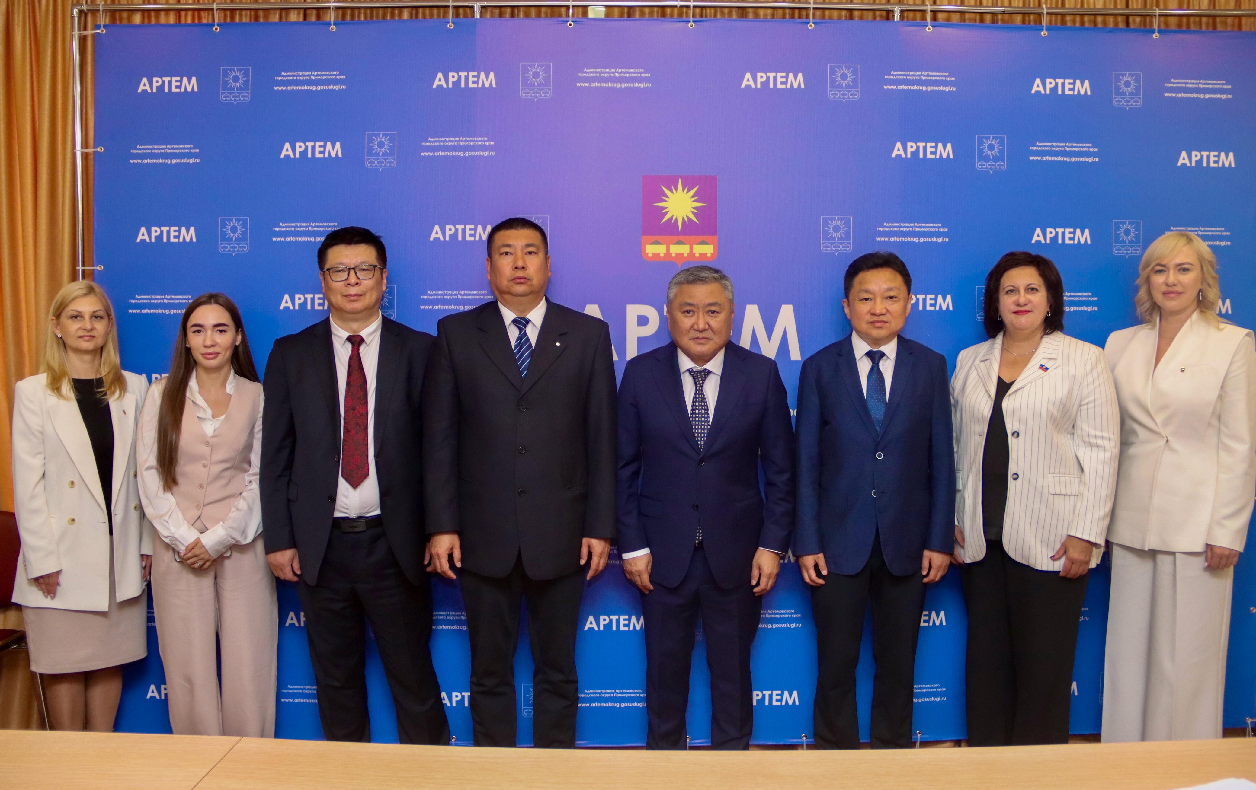 Делегация из Китая посетила Артём.
