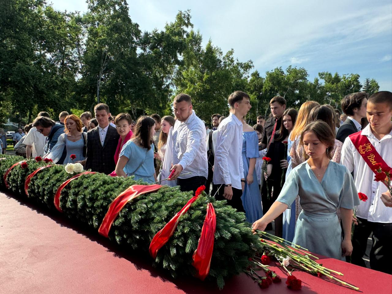 Городской выпускной для студентов СПО впервые прошел в Артёме .