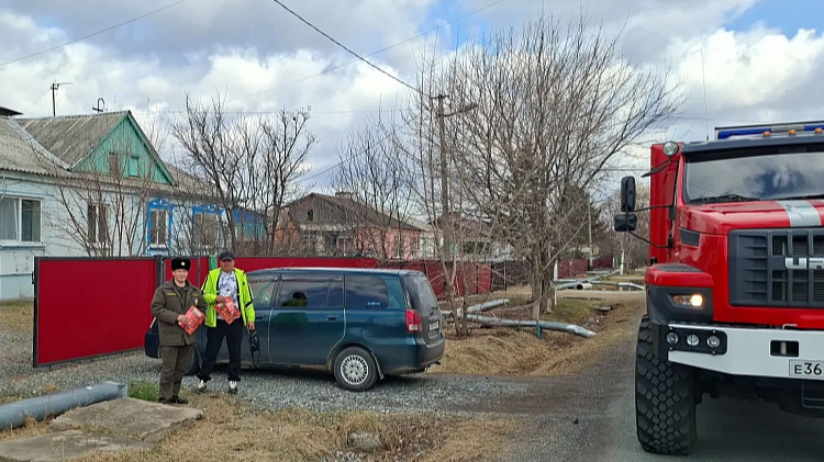 МинГОЧС Приморья: Сжигание сухой травы смертельно опасно.