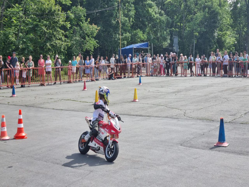 Кубок открытия GYMKHANA  стартовал в Артеме в День Молодежи .