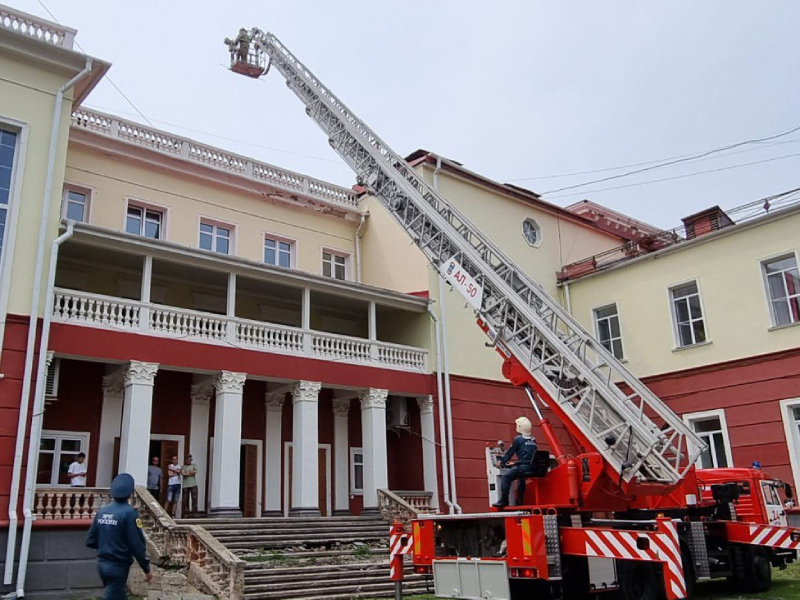 Школьникам в Артеме напомнили правила безопасности.