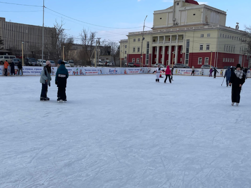 Городские катки работают в Артёме.