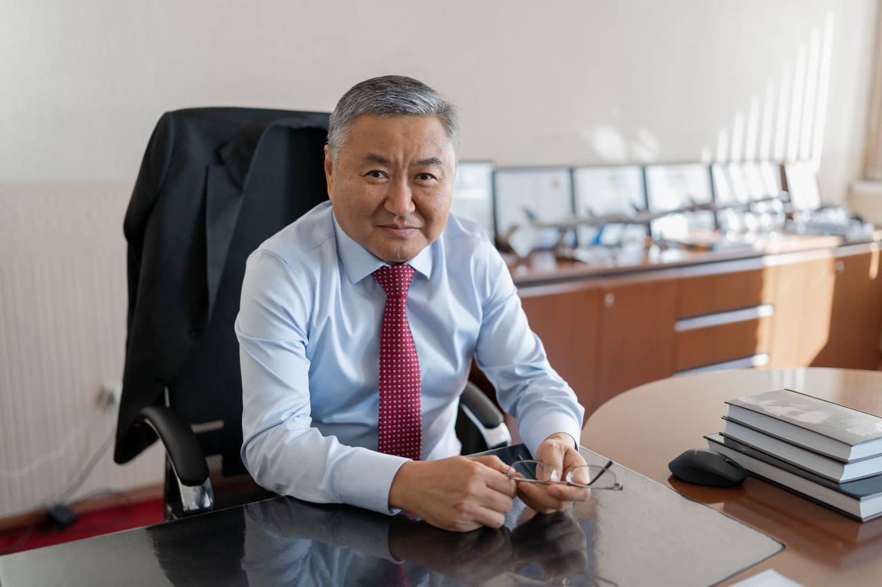 Поздравление с Днём медицинского работника от главы Артёмовского городского округа Вячеслава Квона.
