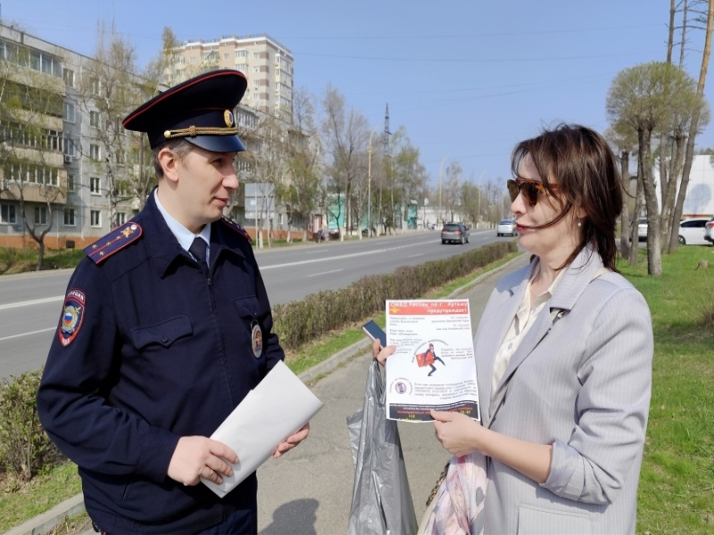 Доверчивая жительница Артема получила сообщение в мессенджере якобы от знакомой и перевела мошенникам денежную сумму.