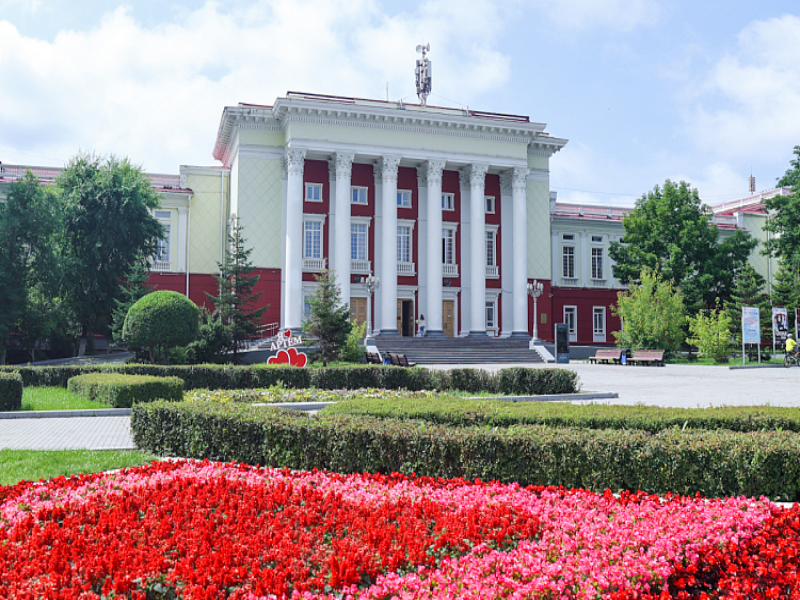 Почти 7,5 миллиарда рублей направили на реновацию городов Приморья, сообщает  www.primorsky.ru.