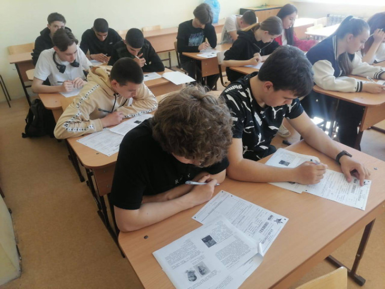 «Диктант Победы» написали в Артеме . «Диктант Победы» написали в Артеме .