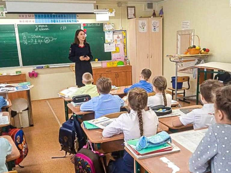 В Артеме сотрудники Госавтоинспекции принимают участие в социальном проекте «Расскажи родителям». В Артеме сотрудники Госавтоинспекции принимают участие в социальном проекте «Расскажи родителям».