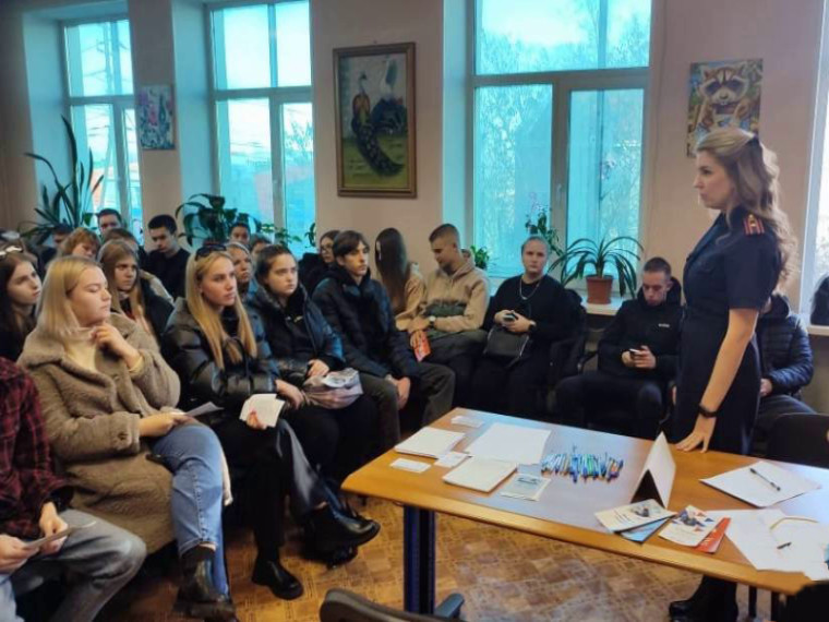 В Артеме сотрудники полиции приняли участие в общекраевой ярмарке вакансий. В Артеме сотрудники полиции приняли участие в общекраевой ярмарке вакансий.