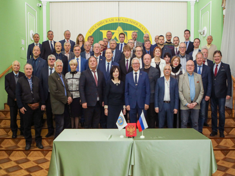 Правительство Приморья и ДВО РАН договорились о научно-техническом сотрудничестве. Правительство Приморья и ДВО РАН договорились о научно-техническом сотрудничестве.