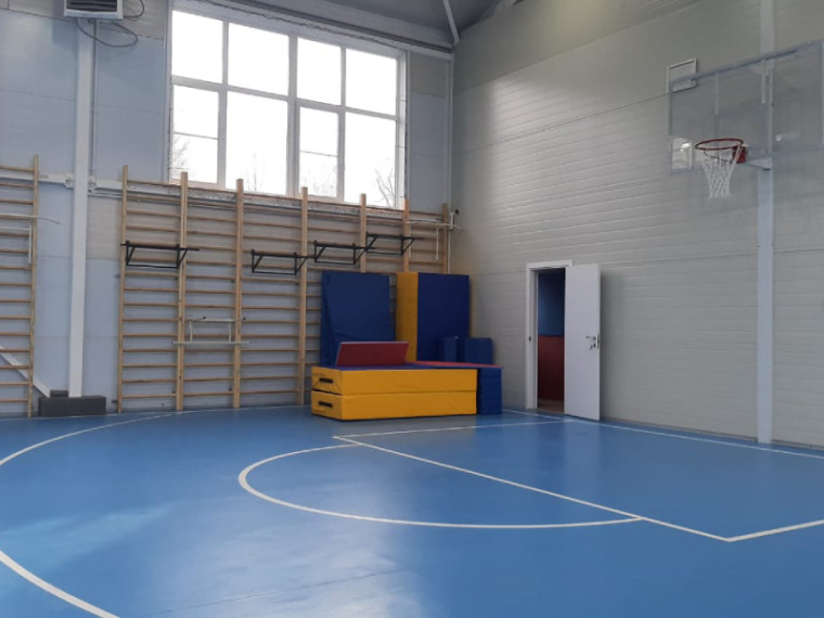 Завершающий этап устройства модульного спортивного зала проходит в школе №16. Завершающий этап устройства модульного спортивного зала проходит в школе №16.