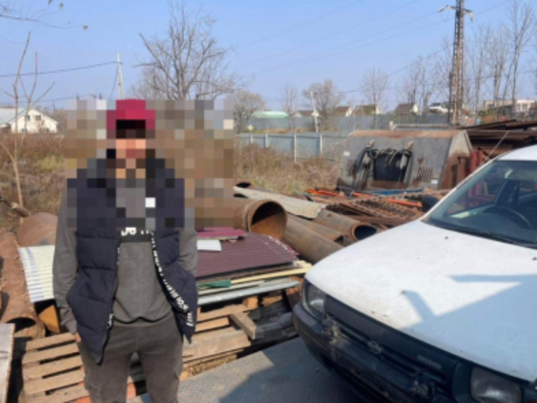 В Артеме Приморского края полицейские задержали подозреваемого в серии угонов и краж автомобилей. В Артеме Приморского края полицейские задержали подозреваемого в серии угонов и краж автомобилей.