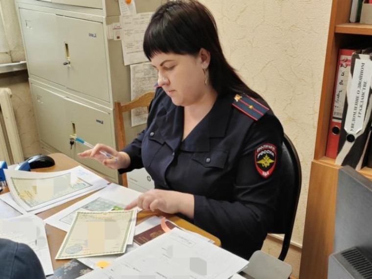 Полиция Артема разъясняет информацию о проставлении оттиска печати о наличии гражданства в свидетельстве о рождении детей. Полиция Артема разъясняет информацию о проставлении оттиска печати о наличии гражданства в свидетельстве о рождении детей.