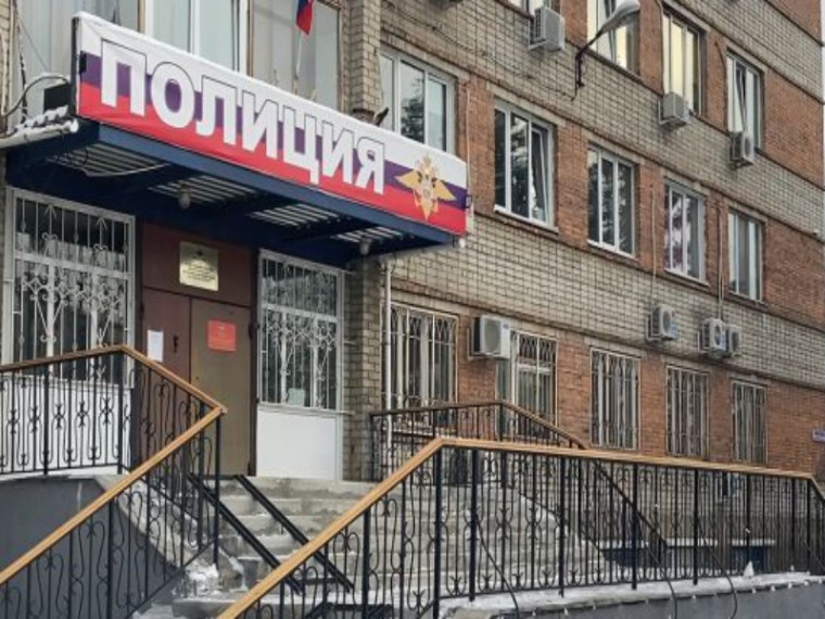 Полицейскими задержан мужчина, демонстрировавший непристойные фотографии жителям Артема. Полицейскими задержан мужчина, демонстрировавший непристойные фотографии жителям Артема.