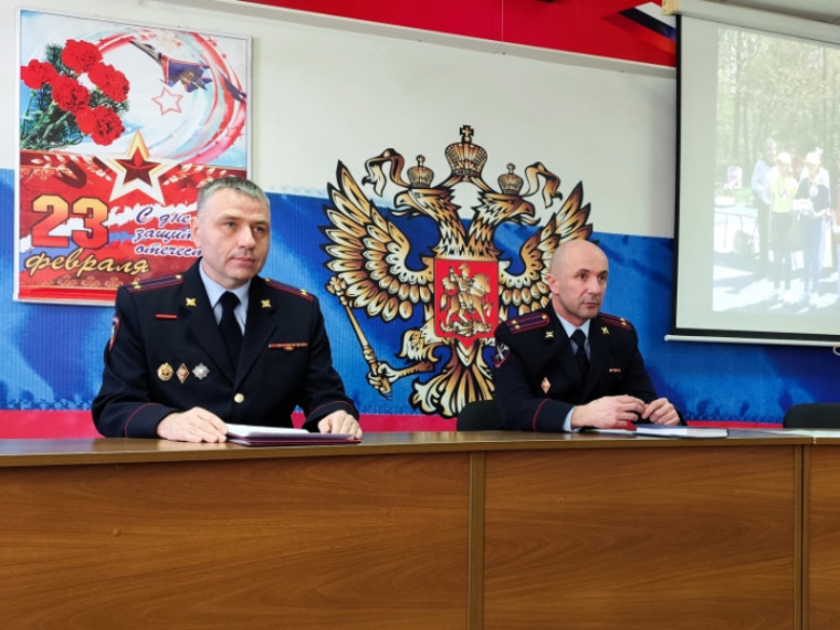 В отделе МВД России по городу Артему прошло торжественное мероприятие, посвященное Дню защитника Отечества. В отделе МВД России по городу Артему прошло торжественное мероприятие, посвященное Дню защитника Отечества.