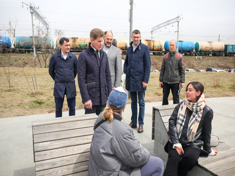 Олег Кожемяко призвал приморцев проголосовать за объекты благоустройства, сообщает www.primorsky.ru. Олег Кожемяко призвал приморцев проголосовать за объекты благоустройства, сообщает www.primorsky.ru.