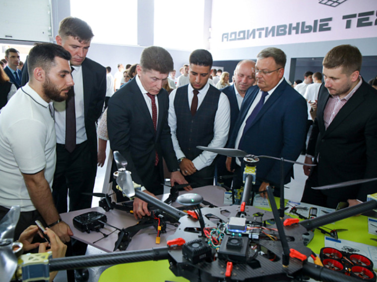 Операторов дронов будут обучать в приморском колледже. Операторов дронов будут обучать в приморском колледже.