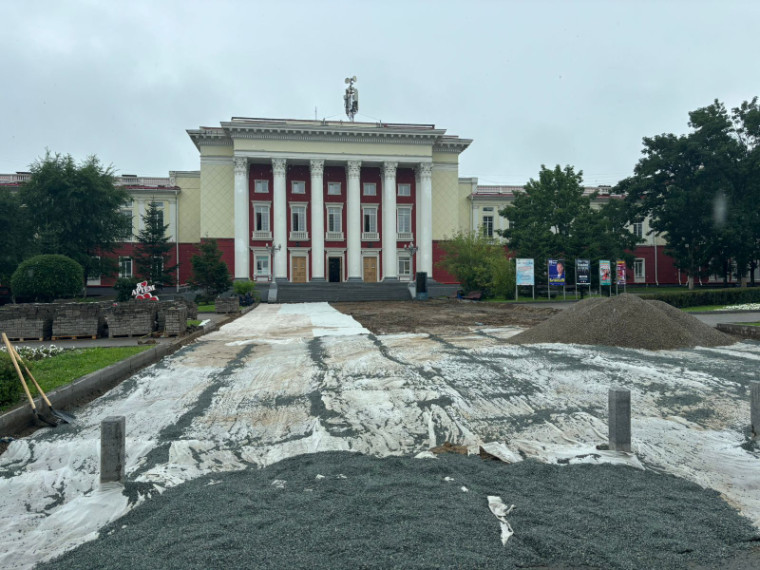 Придворцовая площадь в Артеме обновится ко Дню города. Придворцовая площадь в Артеме обновится ко Дню города.