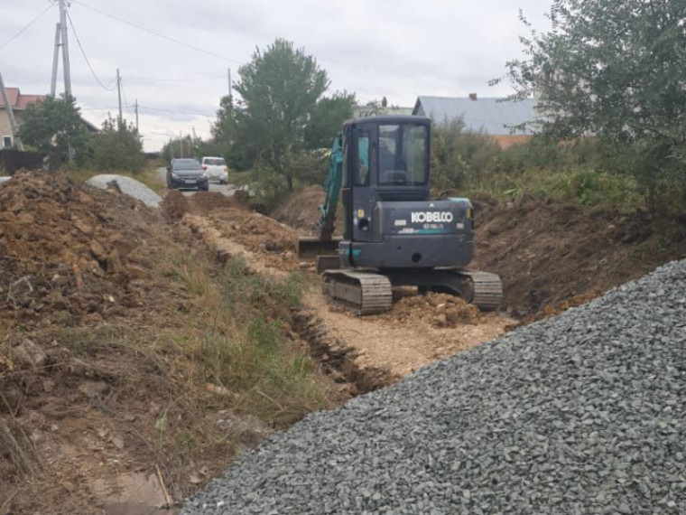 Пешеходную дорожку по проекту ТОС «Кузнецкая» устраивают в Артеме. Пешеходную дорожку по проекту ТОС «Кузнецкая» устраивают в Артеме.
