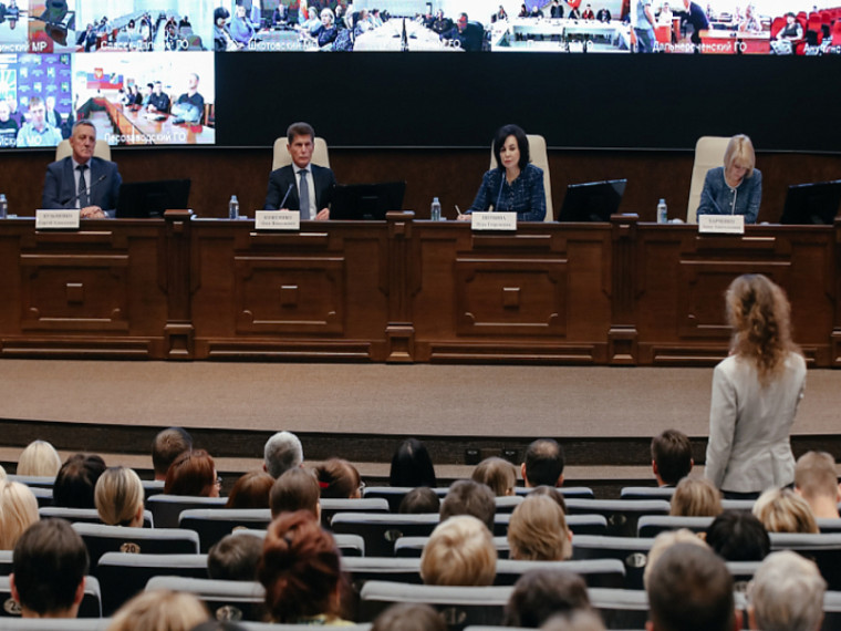 Мусоровозы закупят для муниципальных и краевых перевозчиков Приморья, www.primorsky.ru. Мусоровозы закупят для муниципальных и краевых перевозчиков Приморья, www.primorsky.ru.