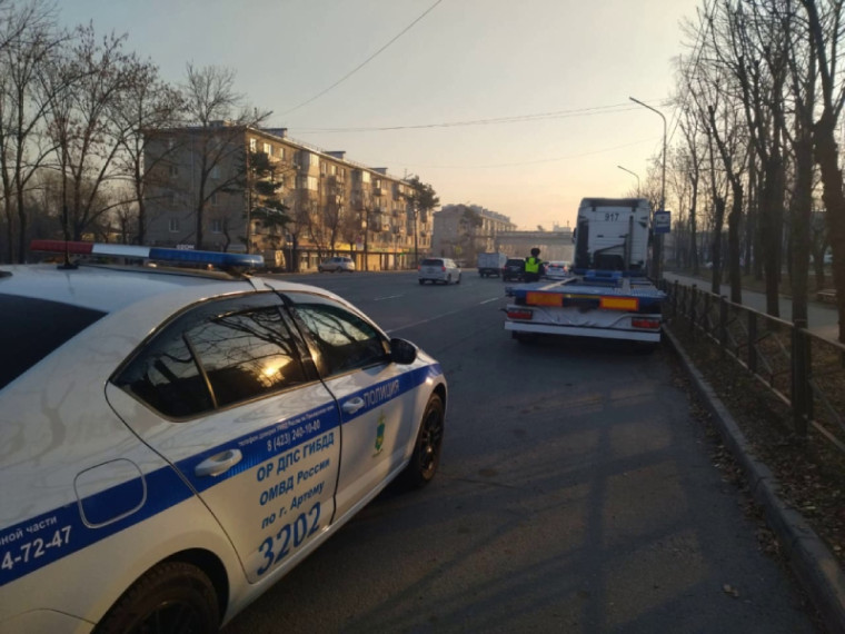 ГАИ Артема проводит рейдовые мероприятия в зоне действия дорожного знака «Остановка запрещена». ГАИ Артема проводит рейдовые мероприятия в зоне действия дорожного знака «Остановка запрещена».