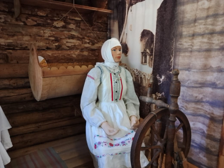 Обновленная «Русская изба» ждет посетителей в артемовском музее. Обновленная «Русская изба» ждет посетителей в артемовском музее.