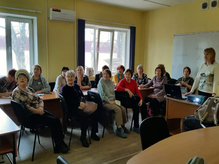 Клуб Хрустальная осень приглашает артёмовцев 60+ на занятия.. Клуб Хрустальная осень приглашает артёмовцев 60+ на занятия..